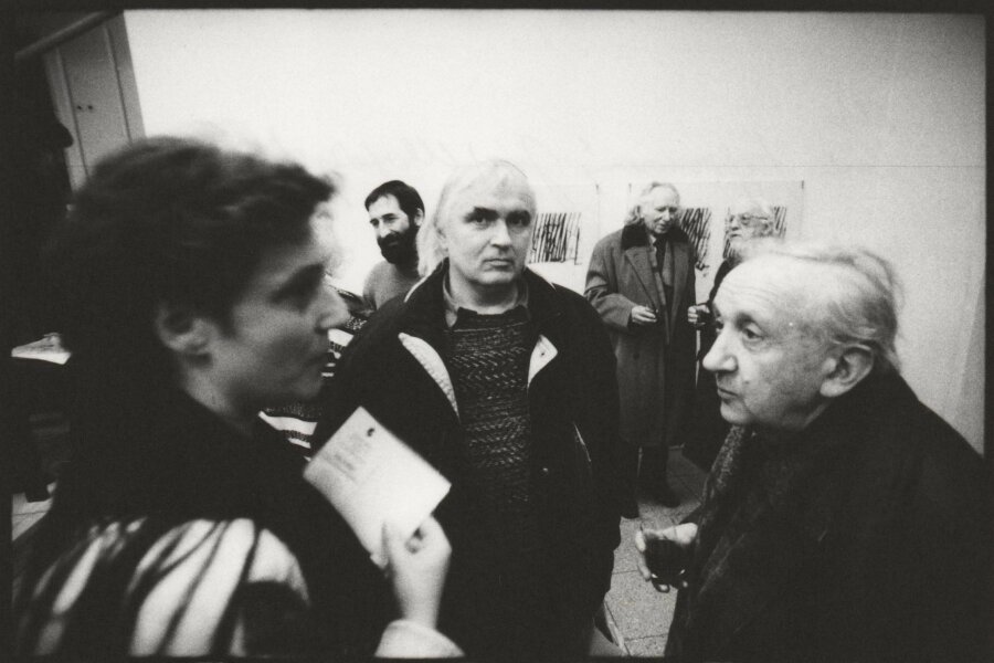 zleva: Karla Hofmanová, Josef Chloupek, Dalibor Chatrný, vzadu: Jan Jemelka